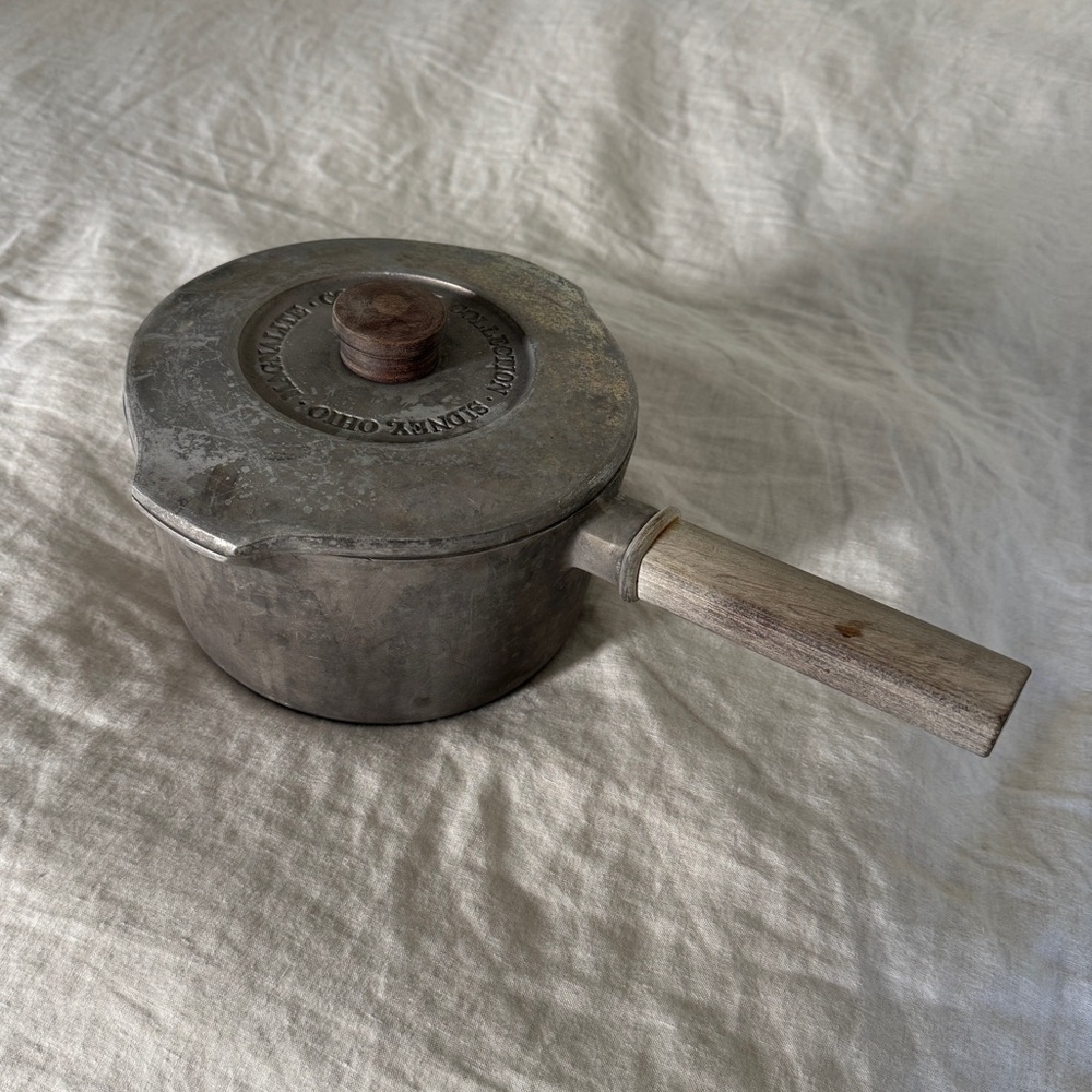 Vintage Magnalite Country Collection aluminum saucepan with wooden handle & lid
